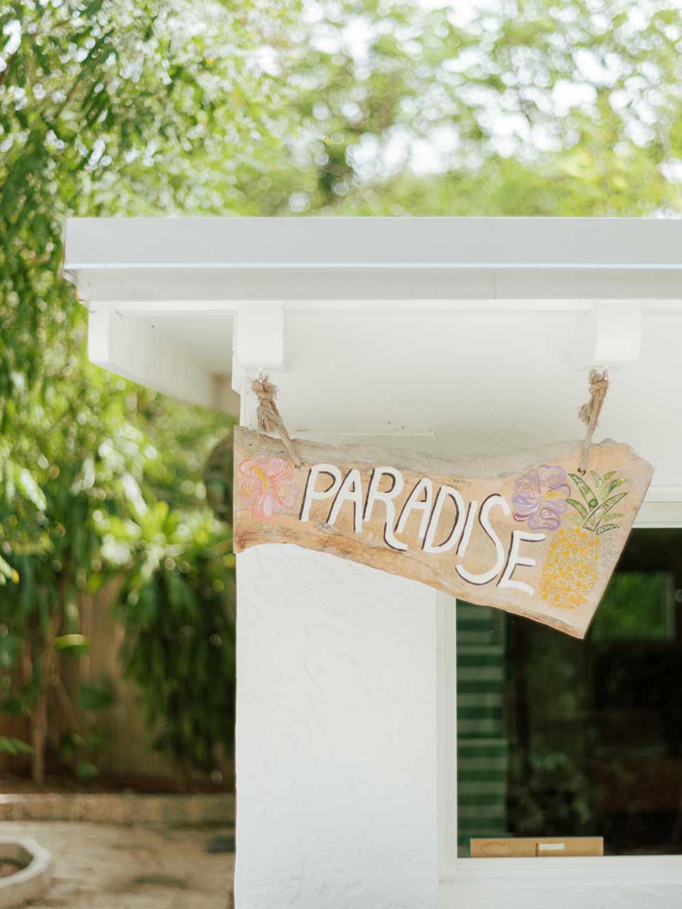 Paradise Bungalow exterior sign - Largo Resort